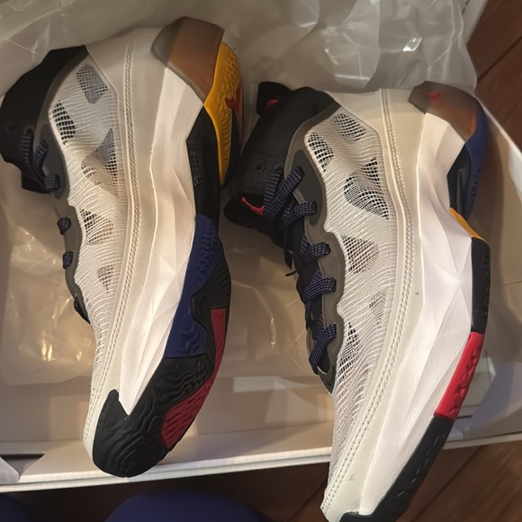 Jordan Kids' Black, White, and Purple Sneakers - Picture 4 of 7